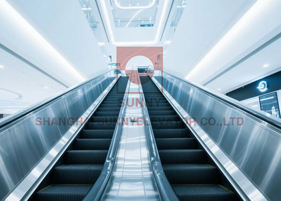 Gewerbliche Aufzüge und Fahrtreppen mit Zertifizierung EN 115 für Einkaufszentren