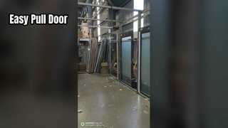 Von Hand gezogene Tür